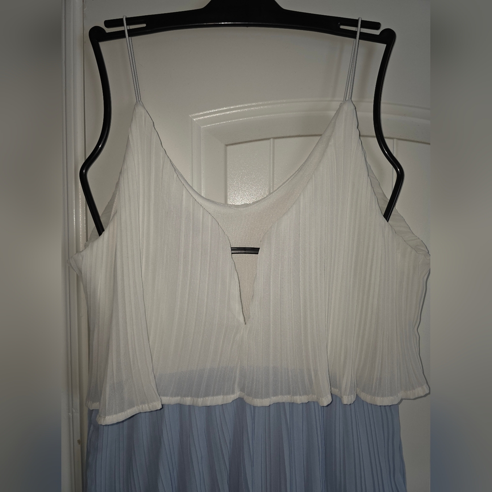 She + Sky Sleeveless Woven Plisse Tiered Dress Size Large - Picture 5 of 9